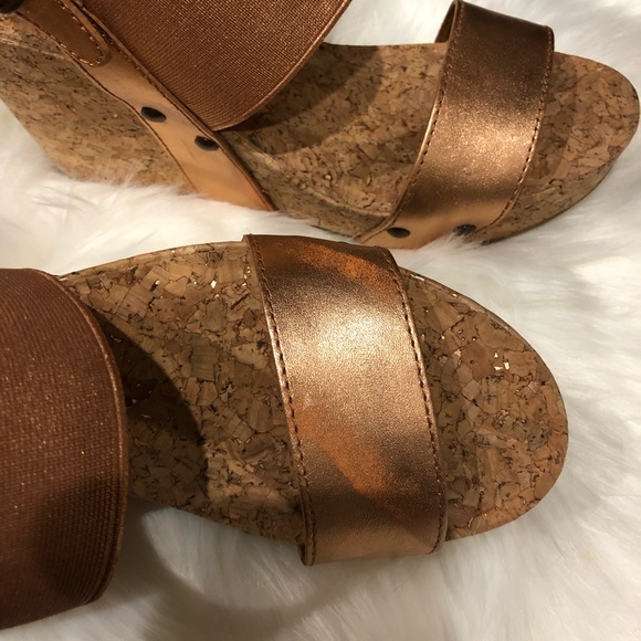 Sold Out Lucky Brand Leather Mumbah Wedge Sandal - Picture 6 of 8